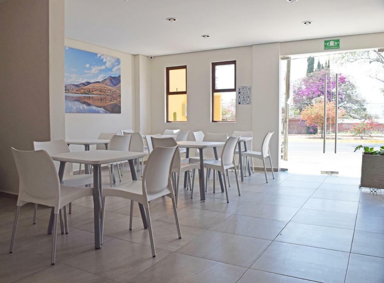 Hotel Guiva Aeropuerto Oaxaca Екстериор снимка
