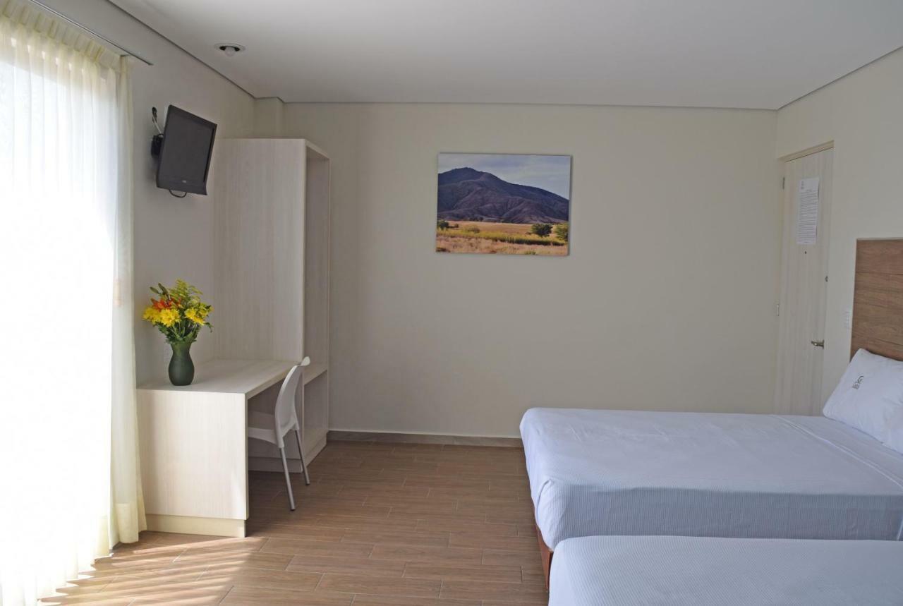 Hotel Guiva Aeropuerto Oaxaca Екстериор снимка